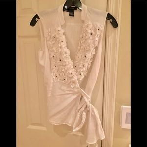 Sleeveless  white cotton wrap top